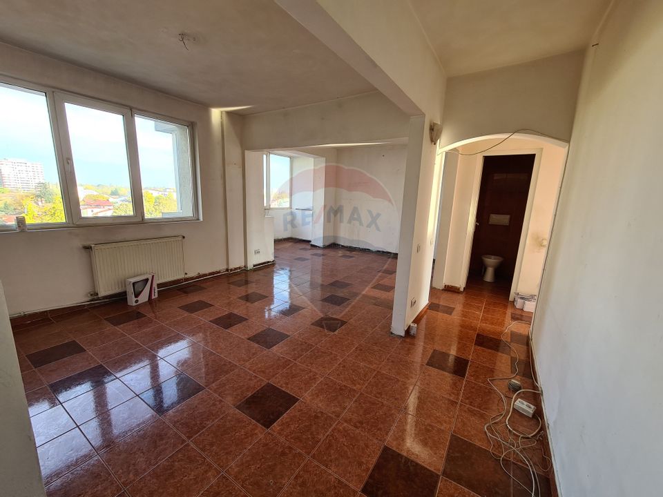 Apartament cu 3 camere de vânzare în zona Chibrit