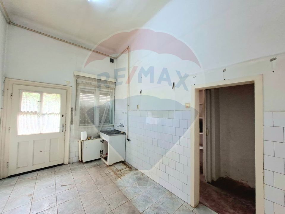 Proprietate centrală Arad,  cotă teren mare, acces auto