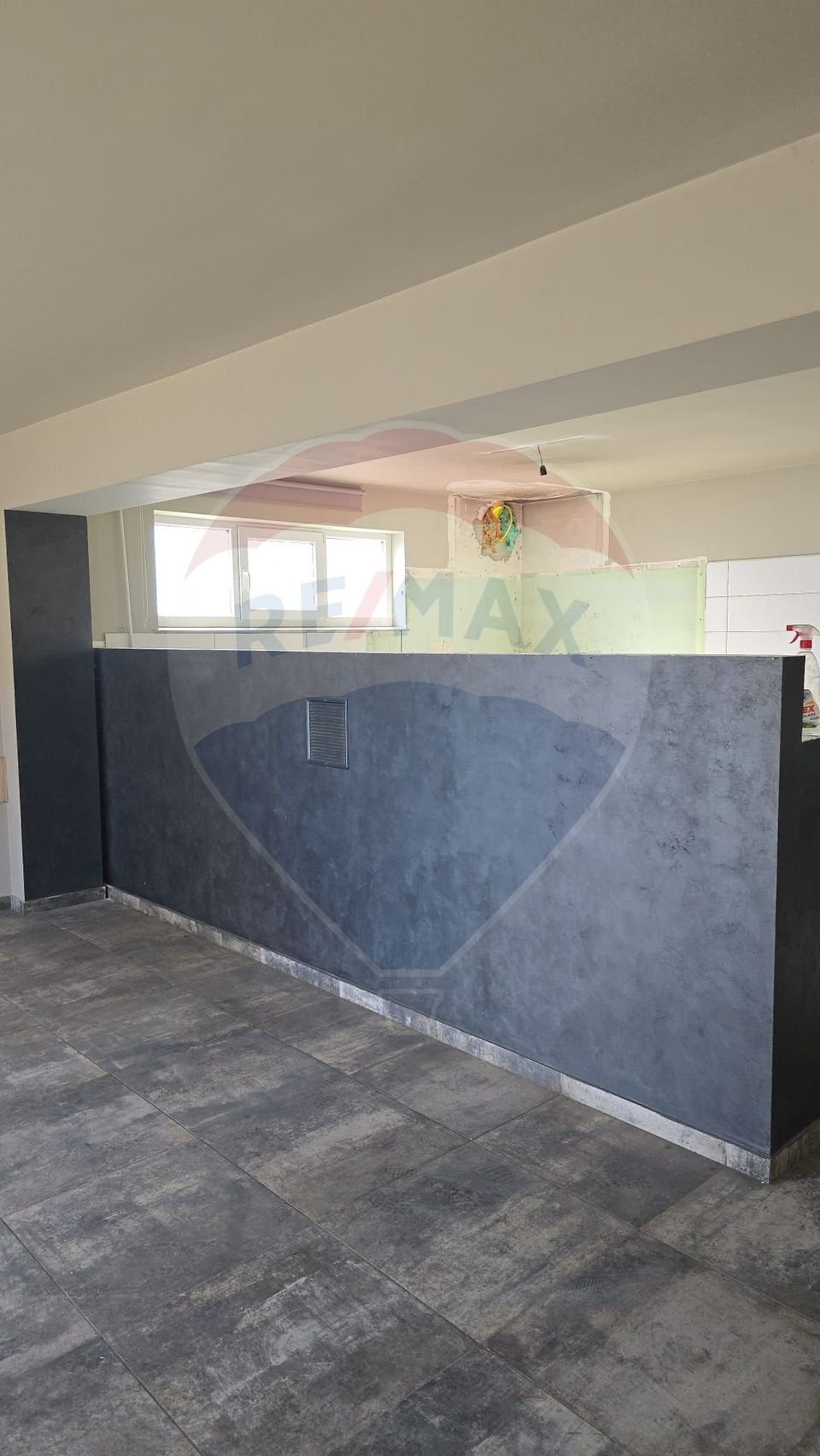 Casă / Vilă de vânzare sau spatiu comercial in Hurjuieni