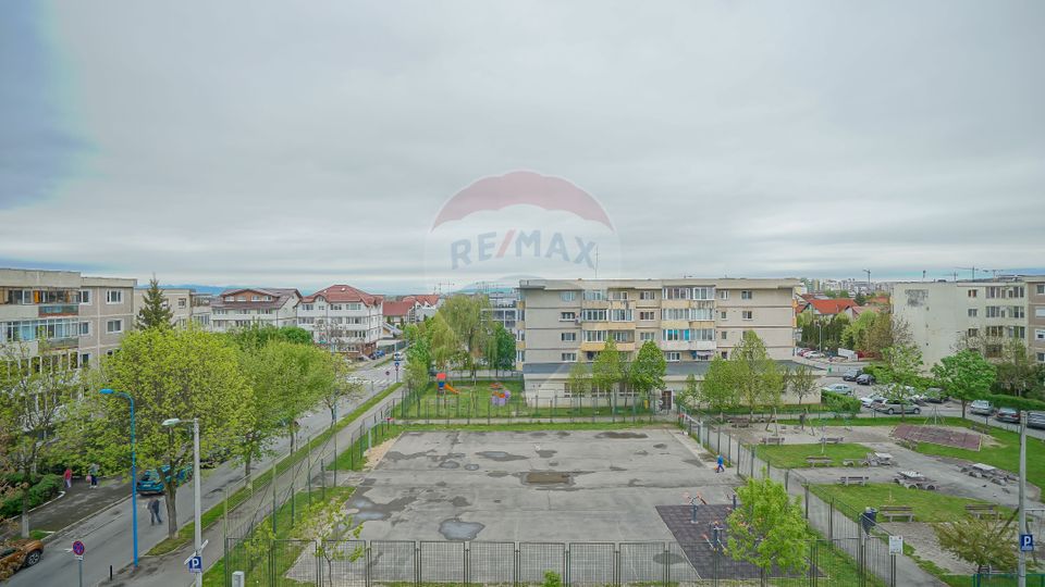 REZERVAT ! Apartament cu 2 camere de vânzare în zona Tractorul