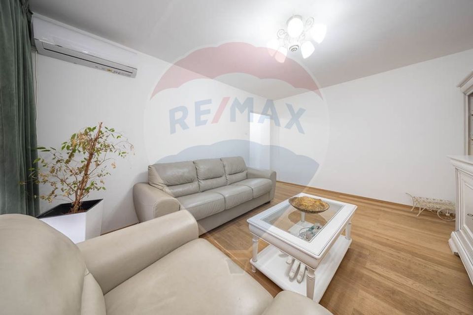 Apartament cu 3 camere de vânzare în zona Racadau- Valea Cetatii