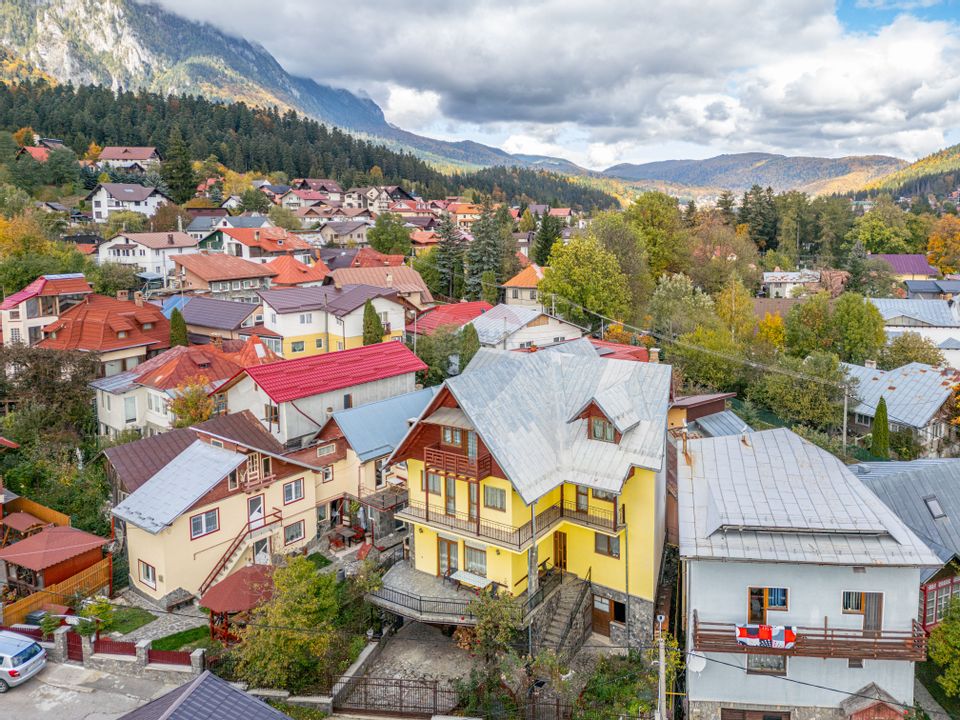 House FOR SALE in Bușteni, with superb views of the Bucegi Mountains