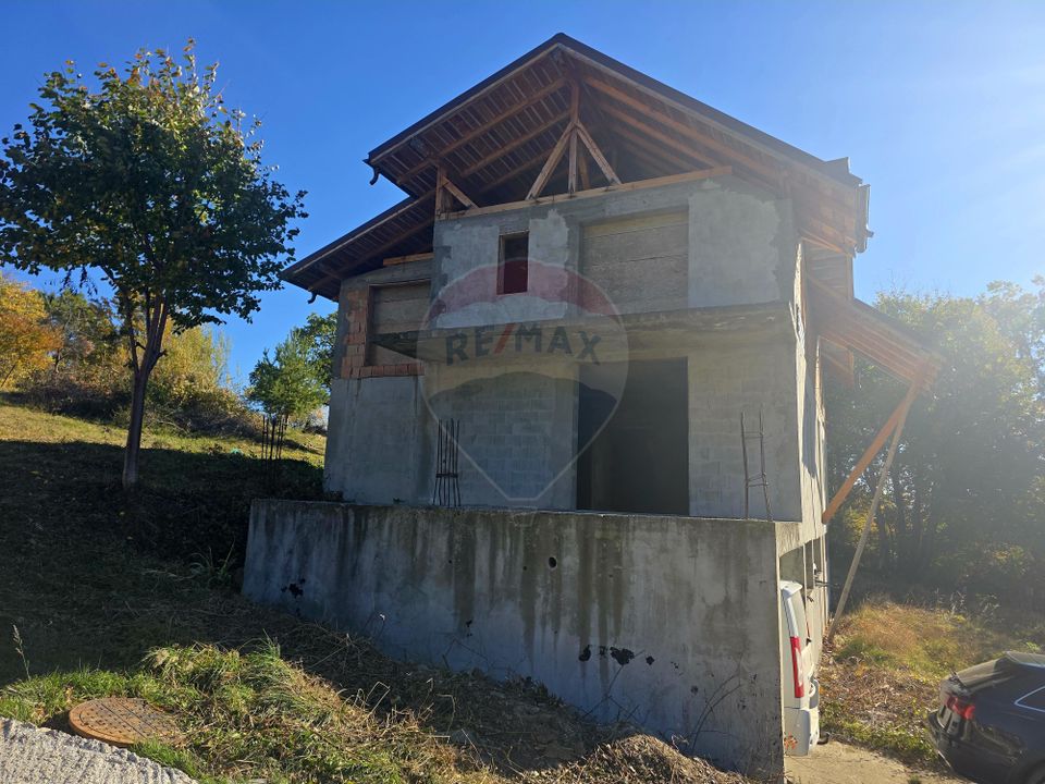 5 room House / Villa for sale