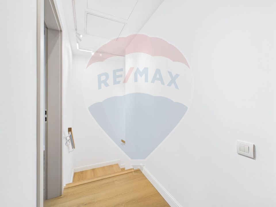 Vila luminoasa cu 4 camere si panouri solare in Amber FOREST Tunari