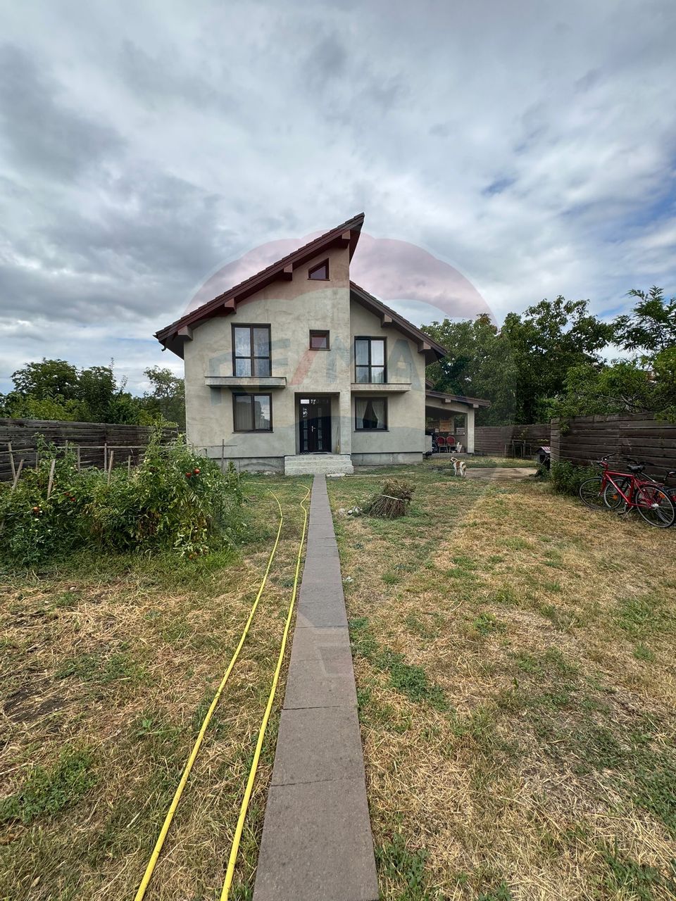 Casă / Vilă nouă cu 5 camere + casă bătranească renovată