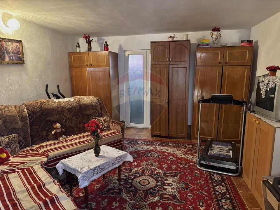 COMISION 0%- Casă spațioasă de vânzare în Turda - 5 camere