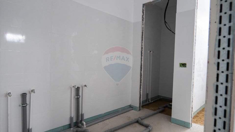 Hala de închiriat 1.800 mp cu teren 5.000 mp - Acces rapid la centura