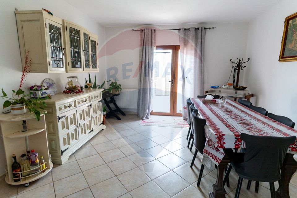 6 room House / Villa for sale