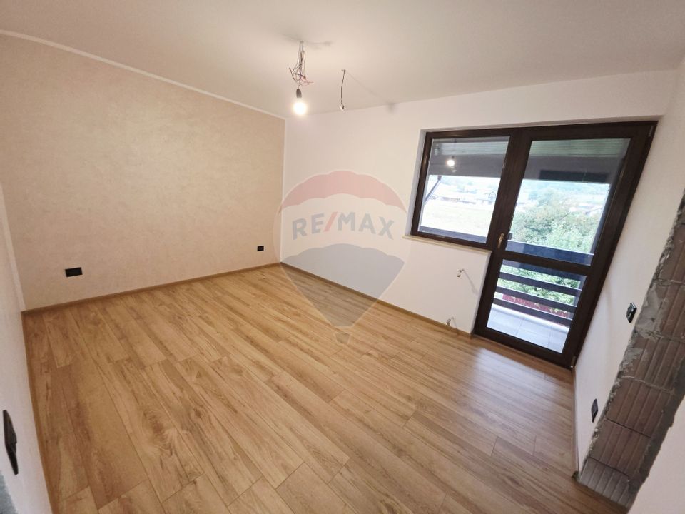 Casa  si  teren zona Balaurul