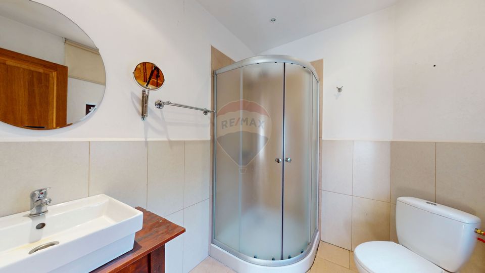 10 room Hotel / Pension for sale