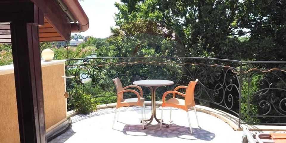 Vila la Lacul Snagov deschidere 21 ml,  ponton propriu