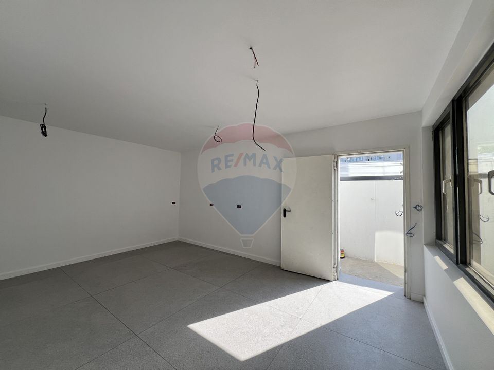 Spațiu comercial modern de închiriat / 2 locuri de parcare