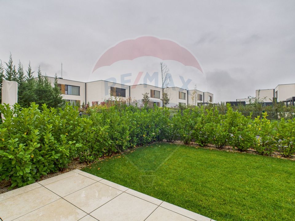 Vila luminoasa cu 4 camere si panouri solare in Amber FOREST Tunari