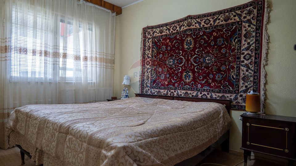 Vanzare apartament 4 camere, decomandat, Breaza, Aleea Parcului