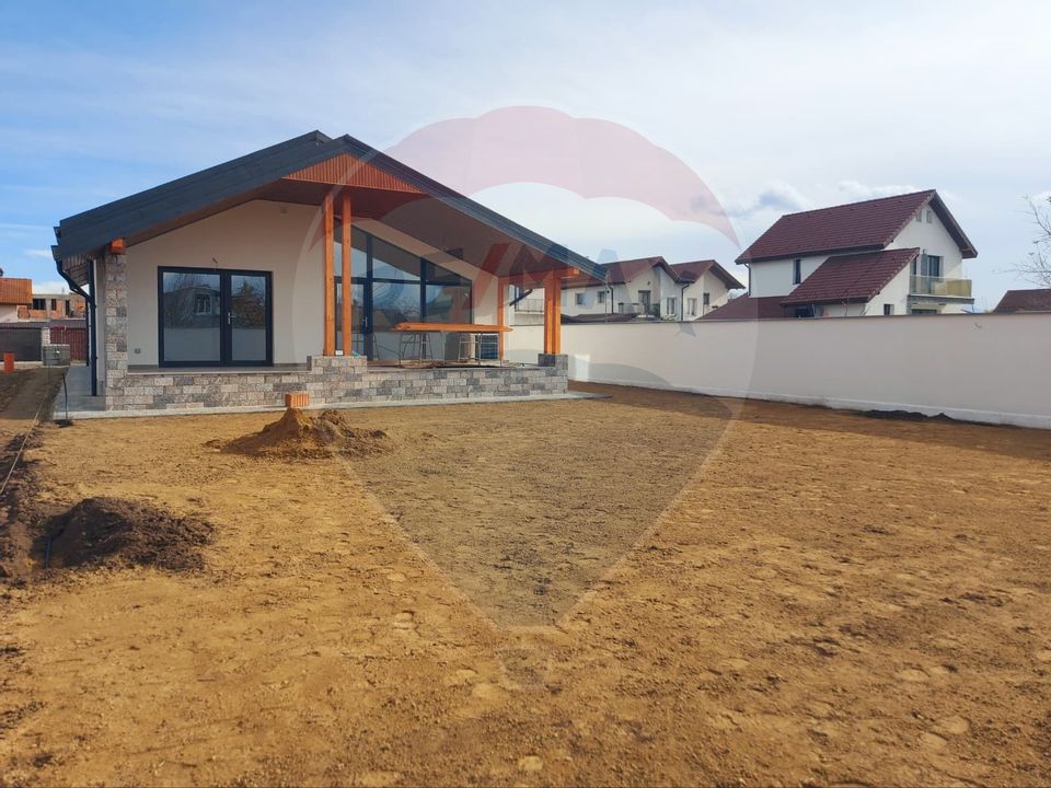 Comision 0 %! Casă cu 4 camere de vânzare în zona Stupini!