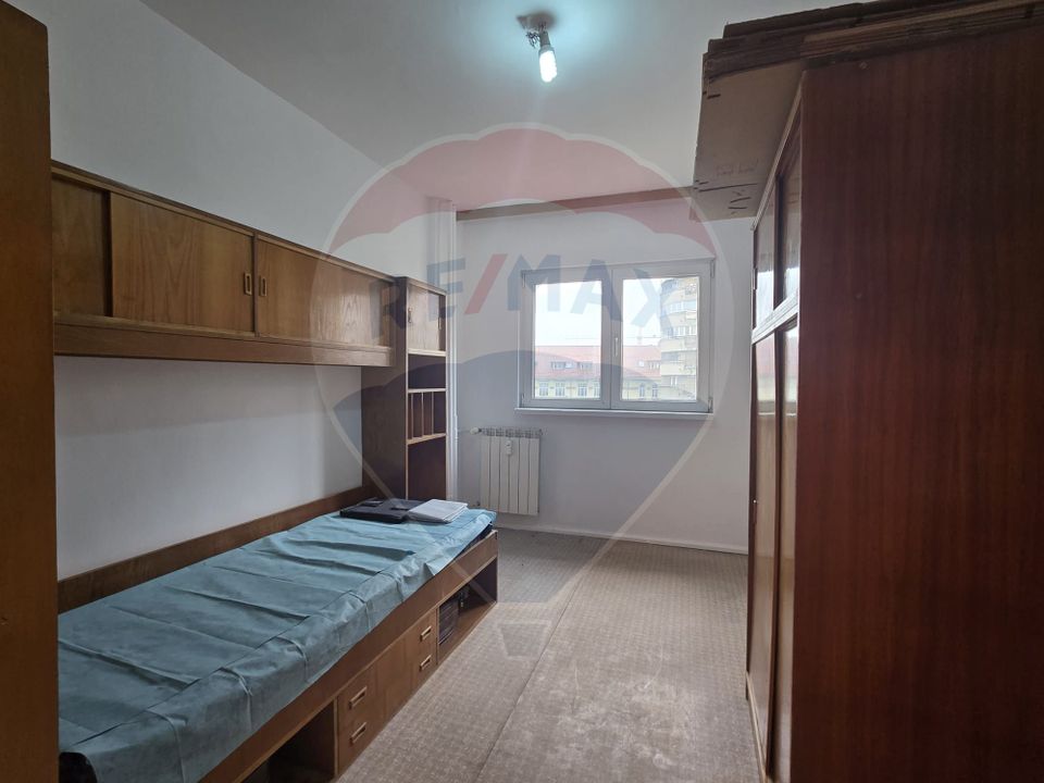 Apartament cu 3 camere de vânzare în zona Bucur Obor
