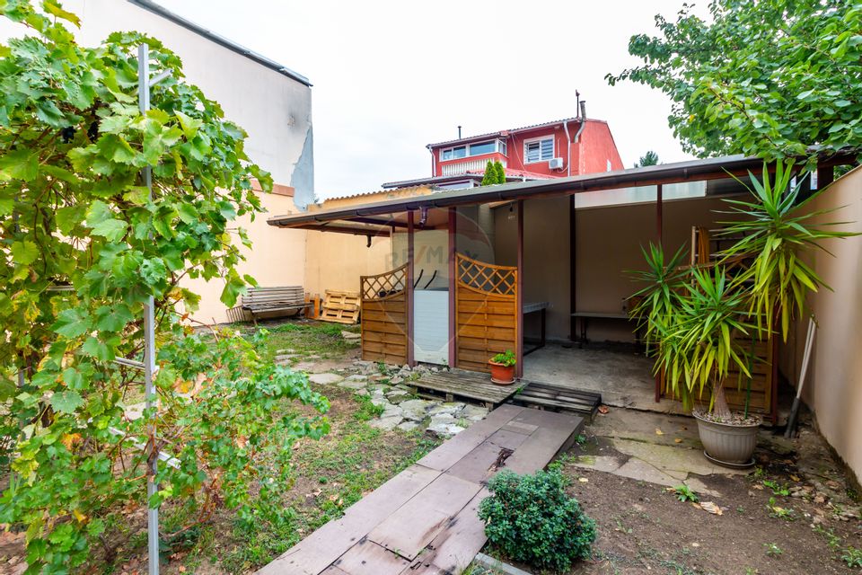 6 room House / Villa for sale, 1 Mai area