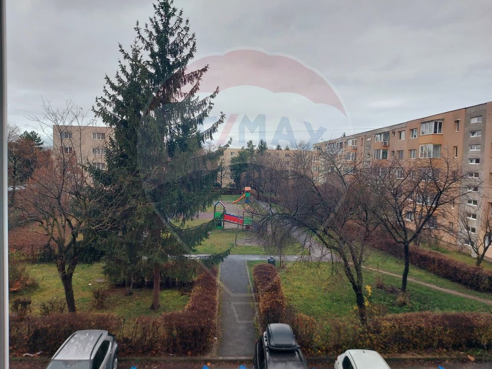 Apartament cu 3 camere de închiriat în zona Astra!