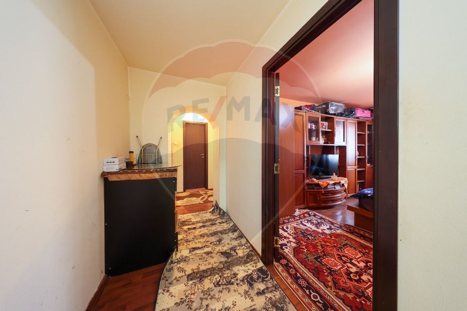 4 room Apartment for sale, Uzina 2 area