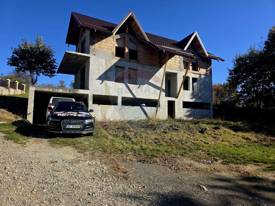 5 room House / Villa for sale