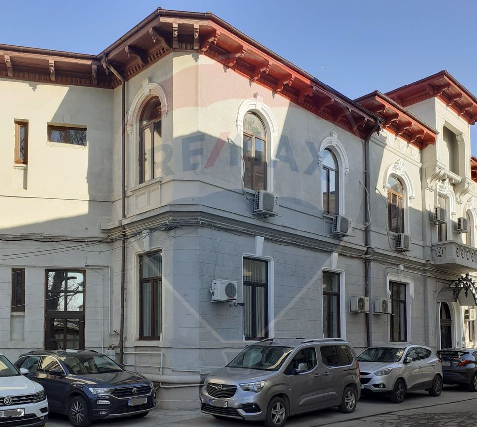 Spațiu de birouri/comercial -  parter+demisol /P+E+M, 360 mp, Unirii