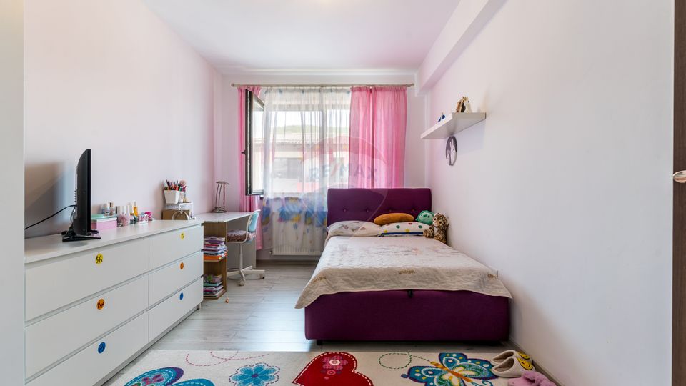 4 room Apartment for sale