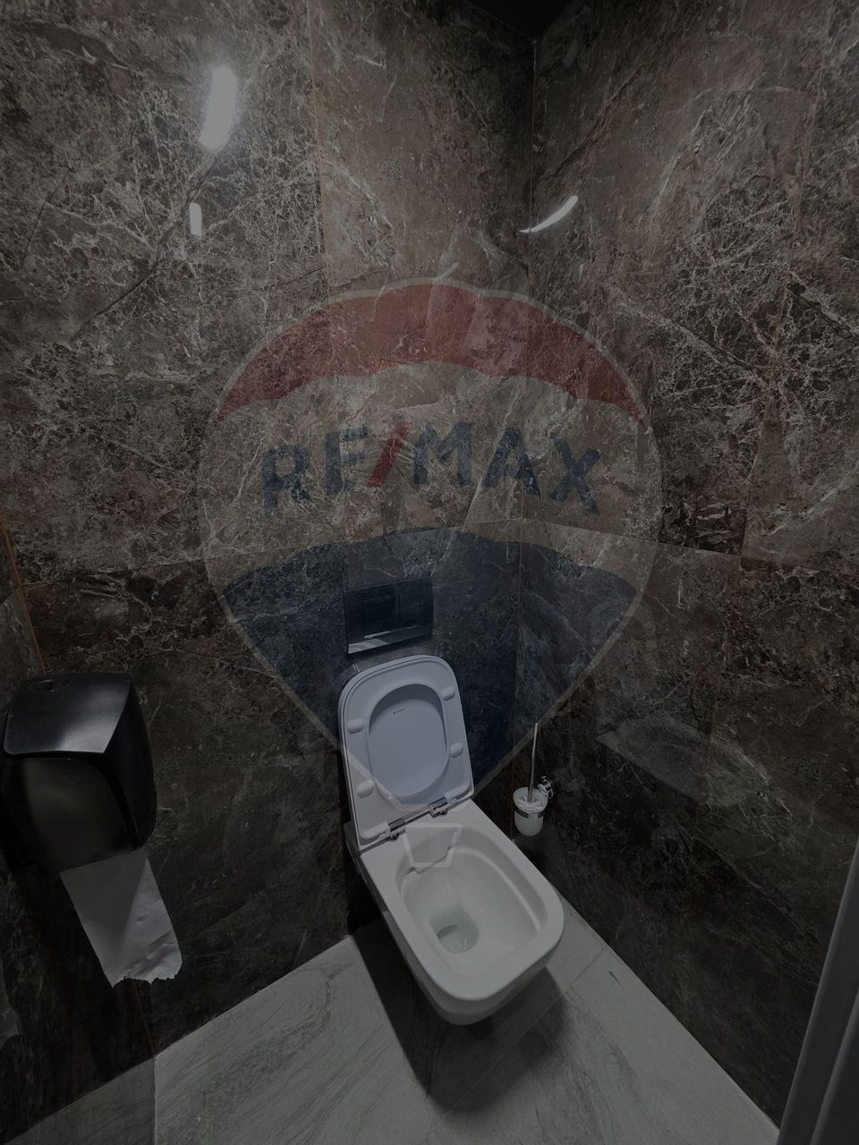 Commercial space with yield for sale -Universiate-