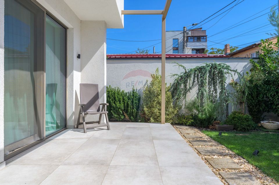 Vila de design, renovată integral 2022, grădină amenajată – Fundeni