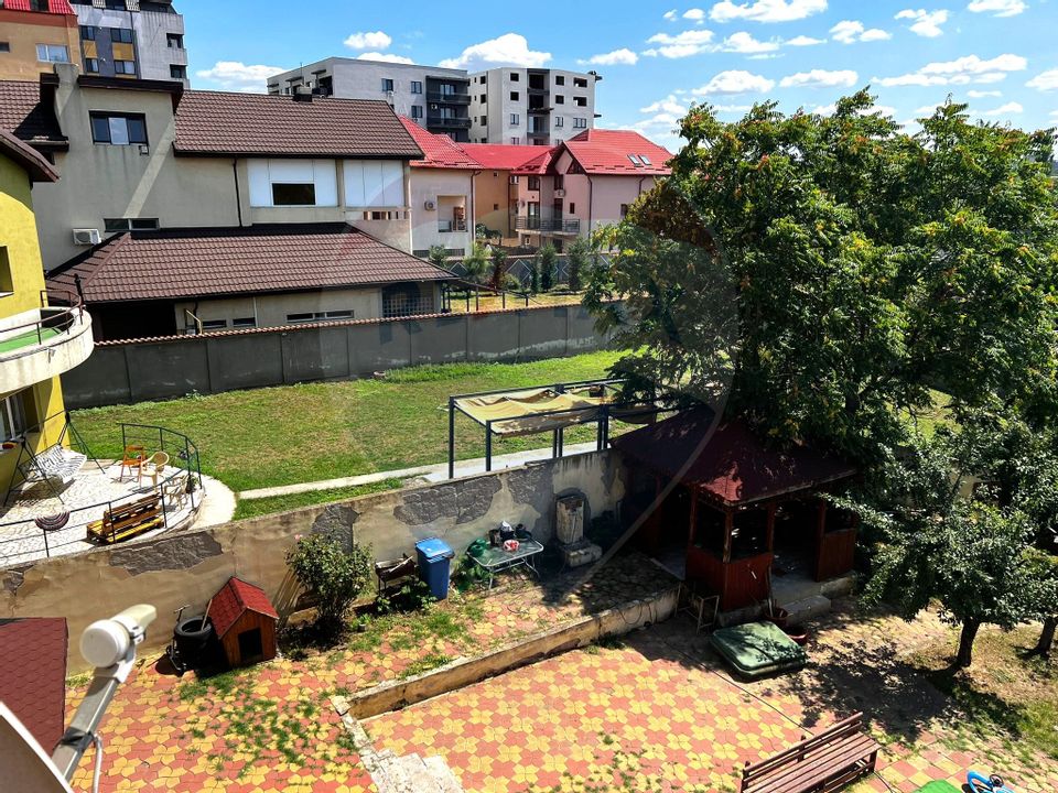 Apartament cu 6 camere de vânzare în zona Fundeni