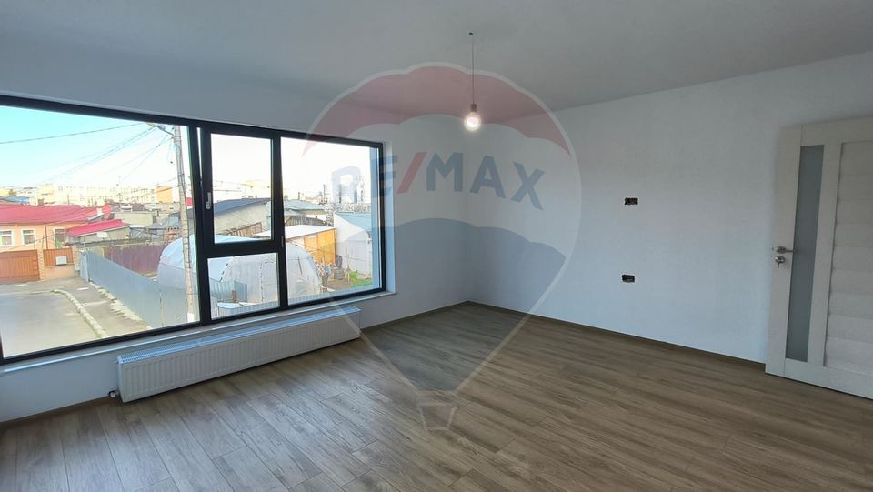 4 room House / Villa for sale, Port area