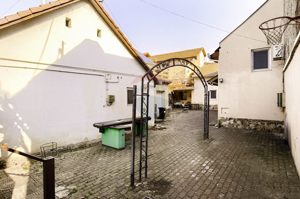 Cladire 10 camere de vânzare zona Intim/ Preluare chiriaș