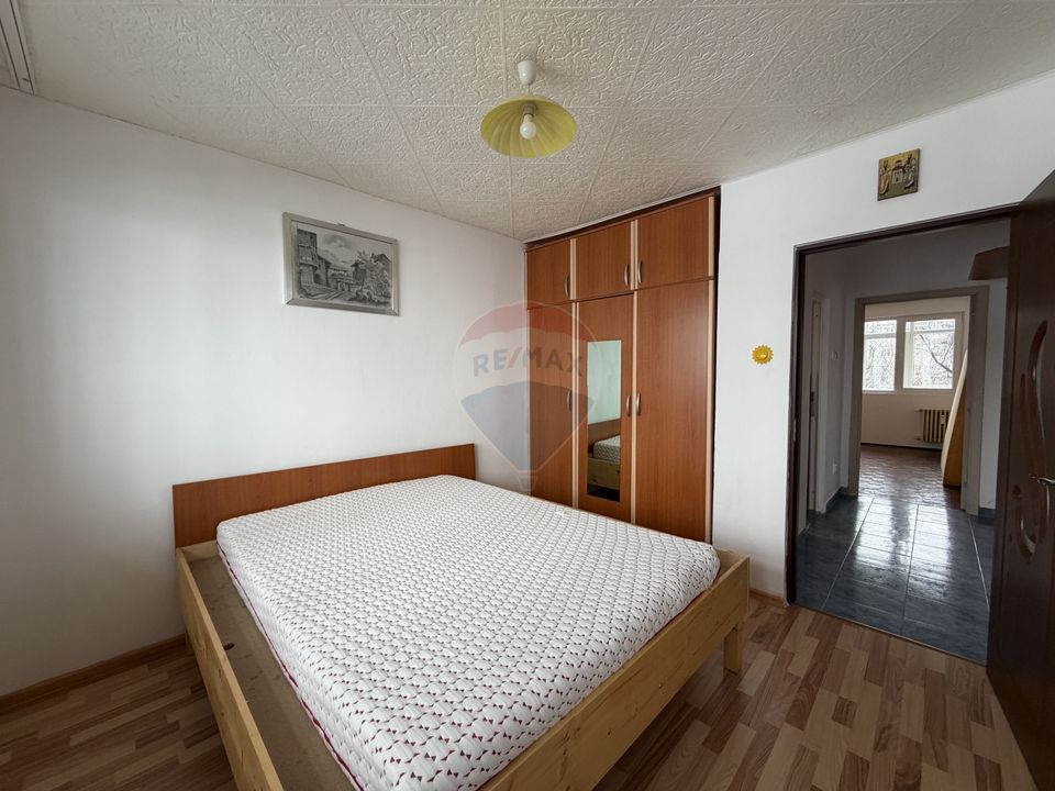 Apartament cu 3 camere de închiriat în zona Giulesti