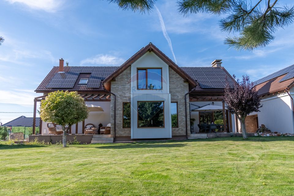 Proprietate exclusivista de vanzare: 2 case | 9 camere | 2000 mp teren