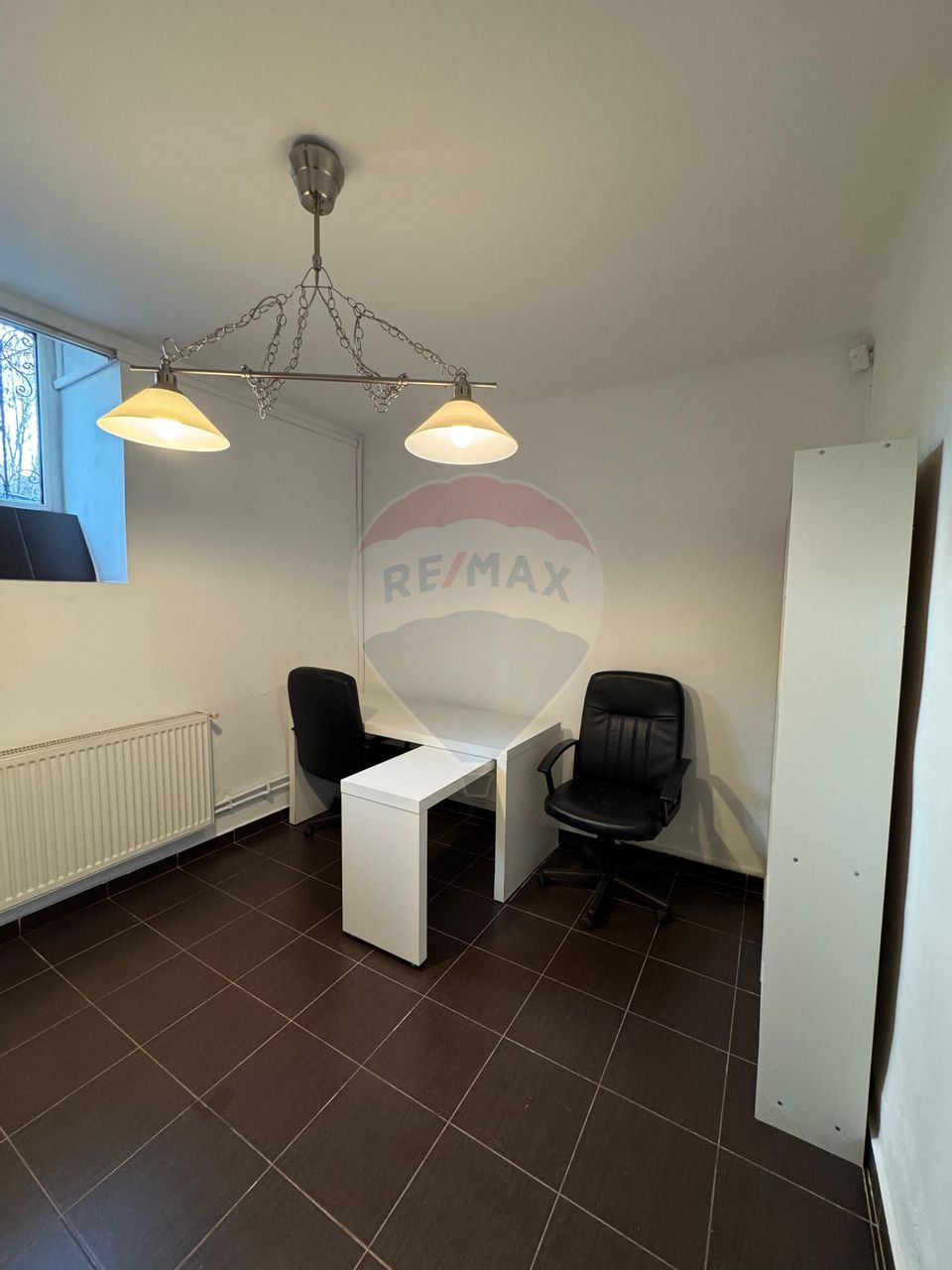Apartament cu 2 camere de închiriat în zona P-ta Victoriei
