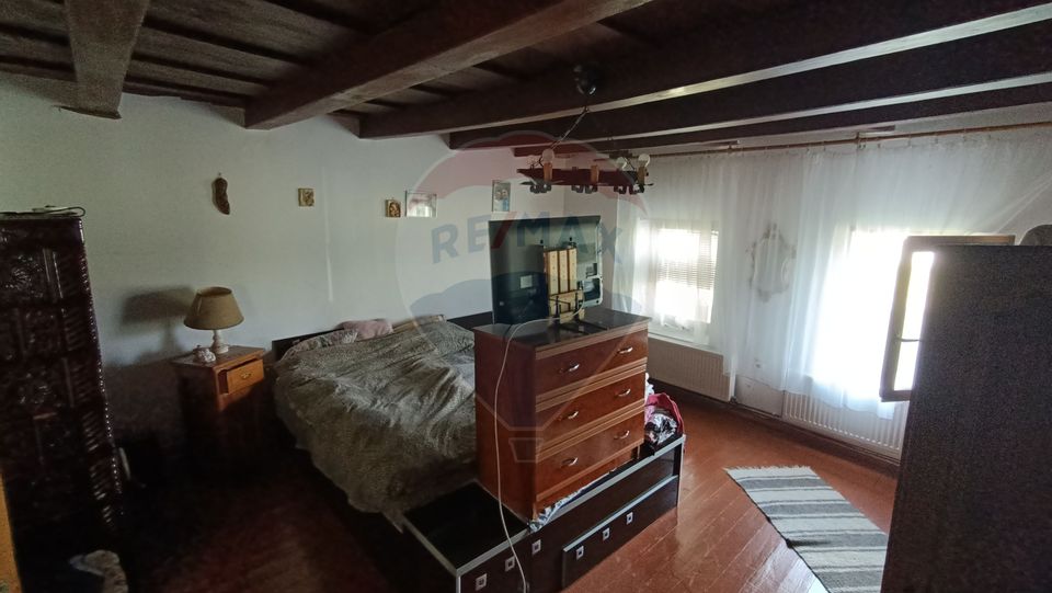 Casă de vânzare în stil vechi cu 3 camere si 3 arii în Cop. Manastur