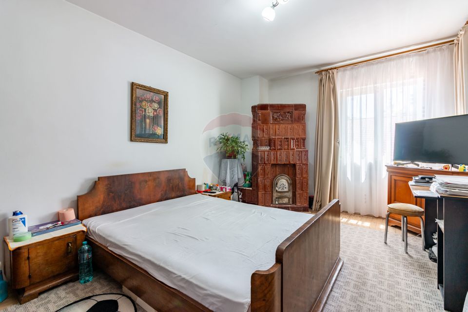 Casa+Laborator+ Teren 12.700 mp + casa de vacanta - Bolintin Vale