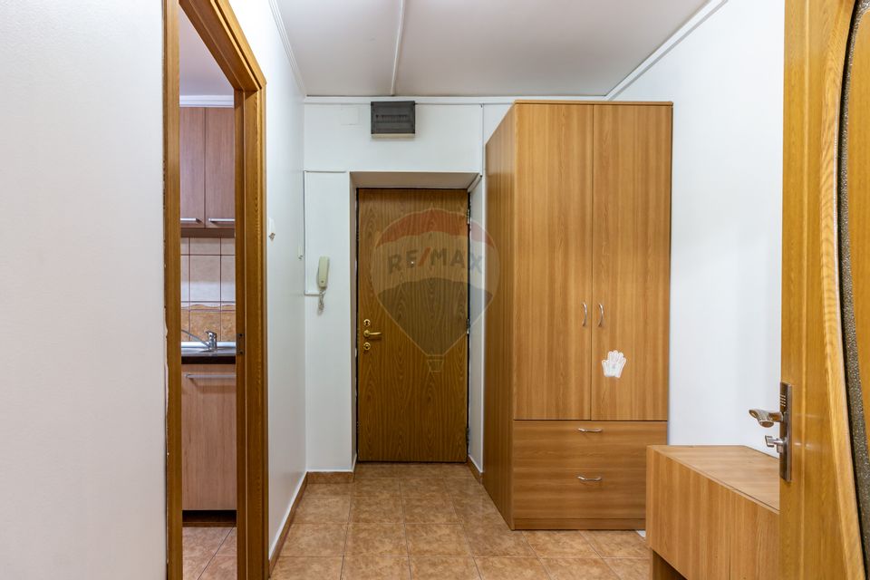 Apartament cu 2 camere de vânzare în zona Tei