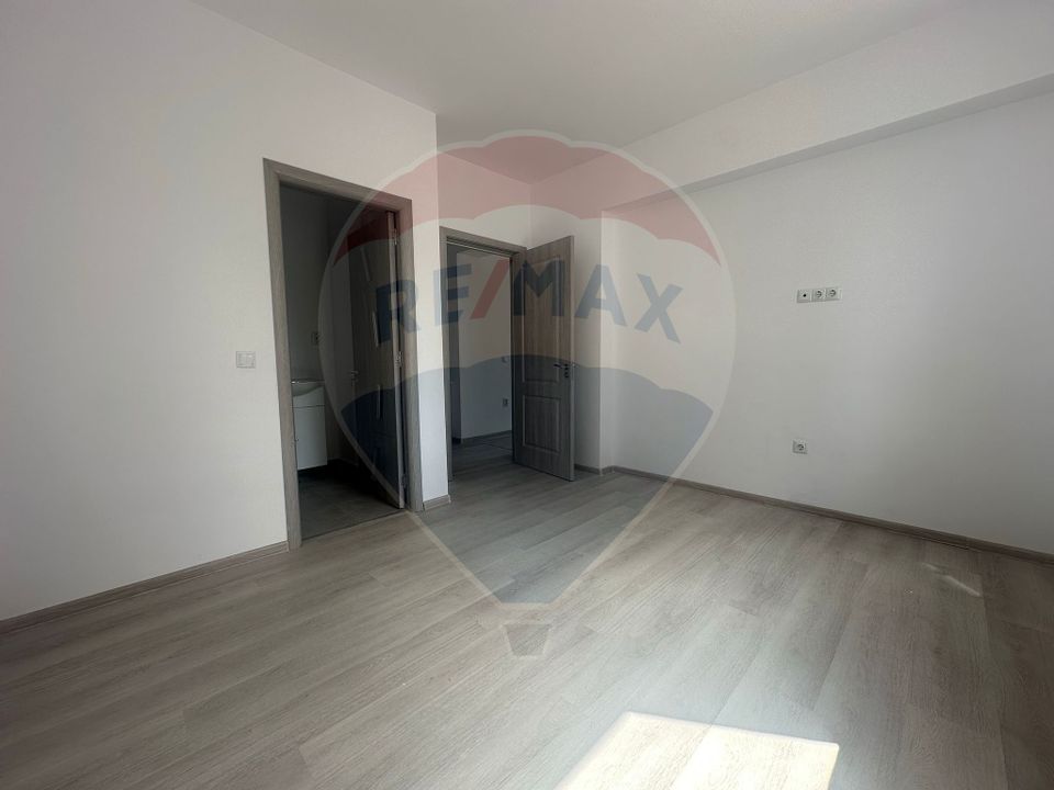 Apartament nou 3 camere de închiriat Nemobilat/Mobilat