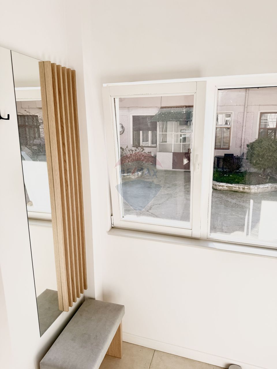 Apartament cu 2 camere de închiriat în zona Ultracentral
