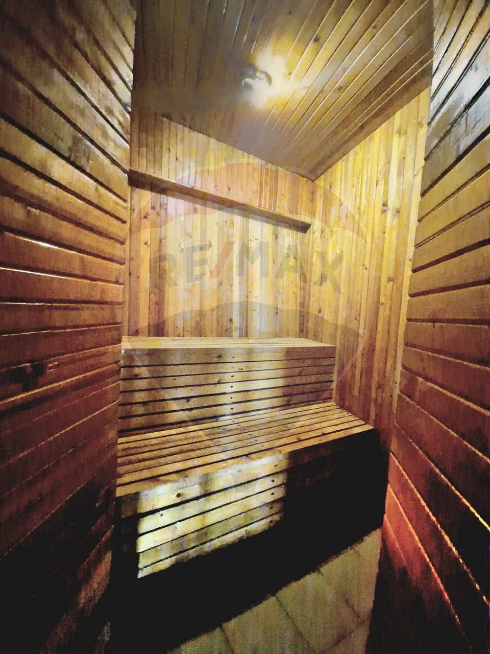 16 room Hotel / Pension for sale