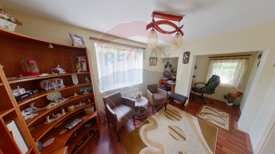 5 room House / Villa for sale, Est area