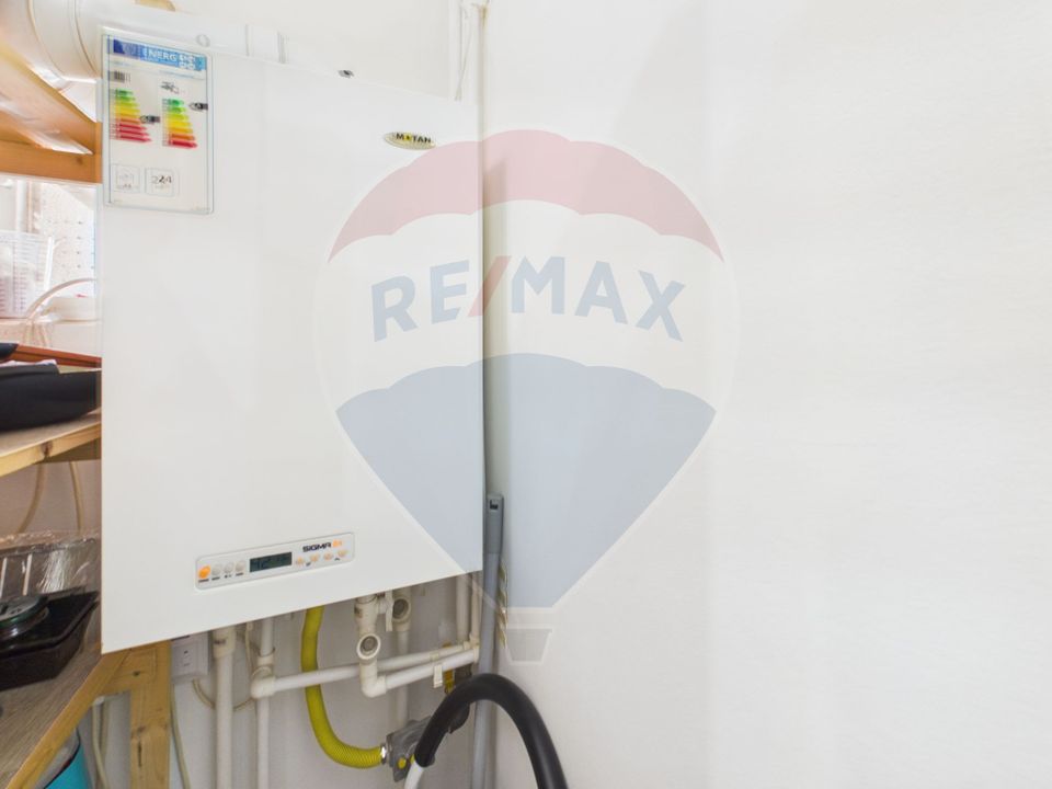 Apartament 4 camere de vanzare – complet renovat, mobilat și utilat