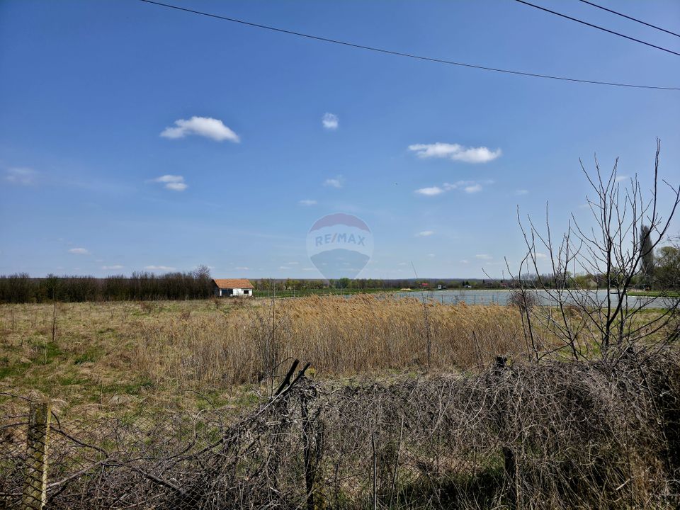 Teren 7,000mp Girov / deschidere 45 metri