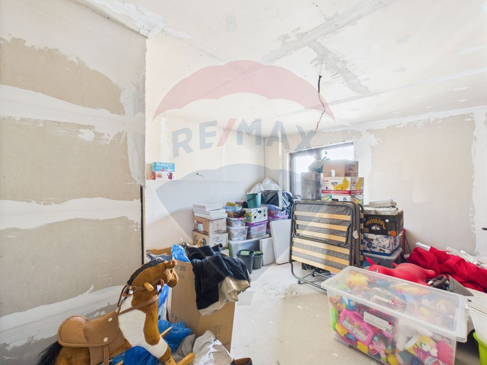 5 room House / Villa for sale, Est area