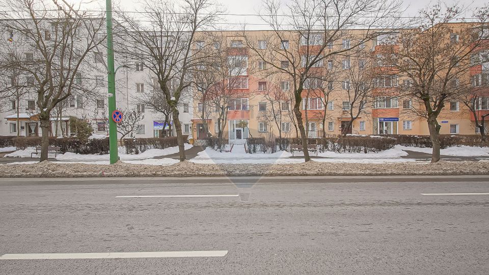 SPATIU 40 MP UTILI CU VAD | BULEVARDUL ALEXANDRU VLAHUTA NR. 21 |