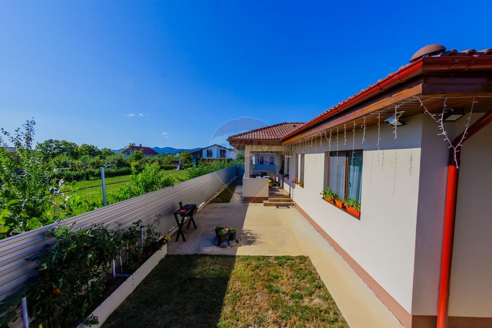 4 room House / Villa for sale