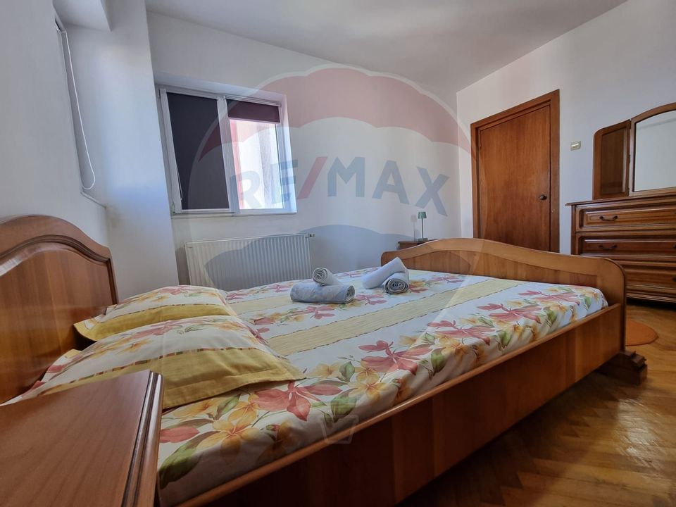 Apartament cu 3 camere de închiriat în zona Faleza Nord