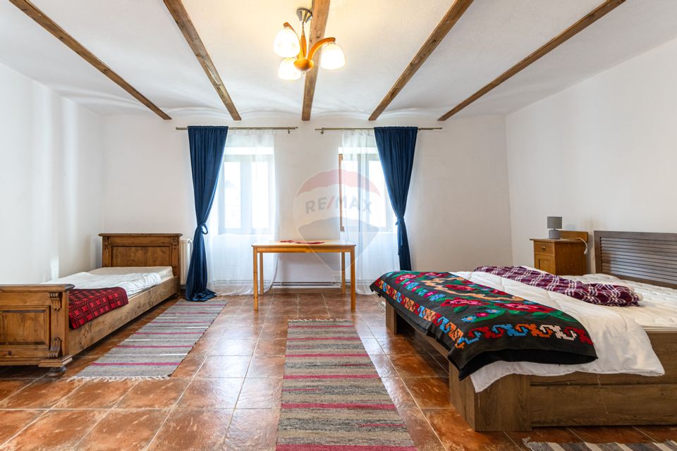 Casă / Vilă cu 7 camere de vânzare