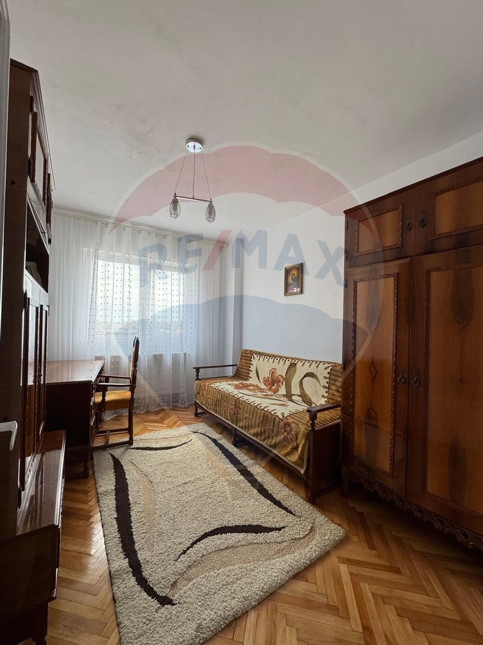 Apartament 3 cam.decomandat  cu centrala-Piata Uta/stadion