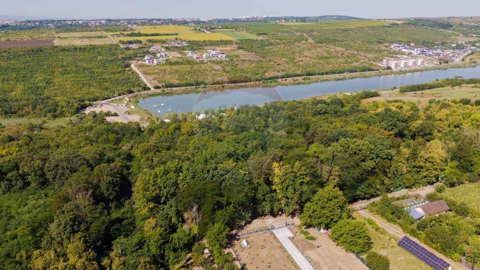 Investiție Unică: Teren de Vânzare 11.330mp pe Lacul Aroneanu - Iași